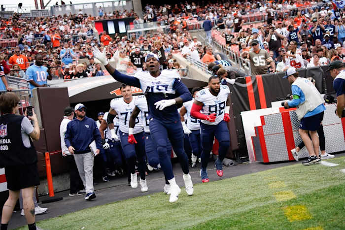 Tennessee Titans linebacker Arden Key (49) takes the field to face the Cleveland Browns in Cleveland, Ohio.
